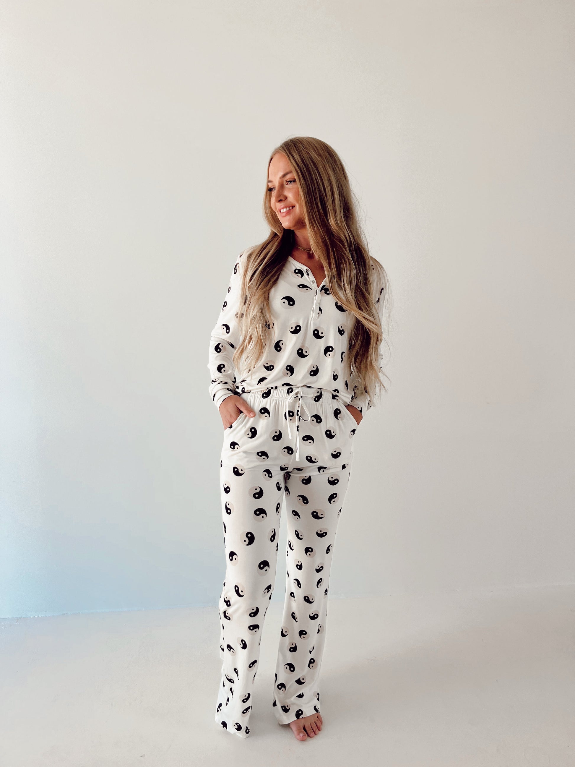 Black & White Yin Yang | Women's Bamboo Pajamas